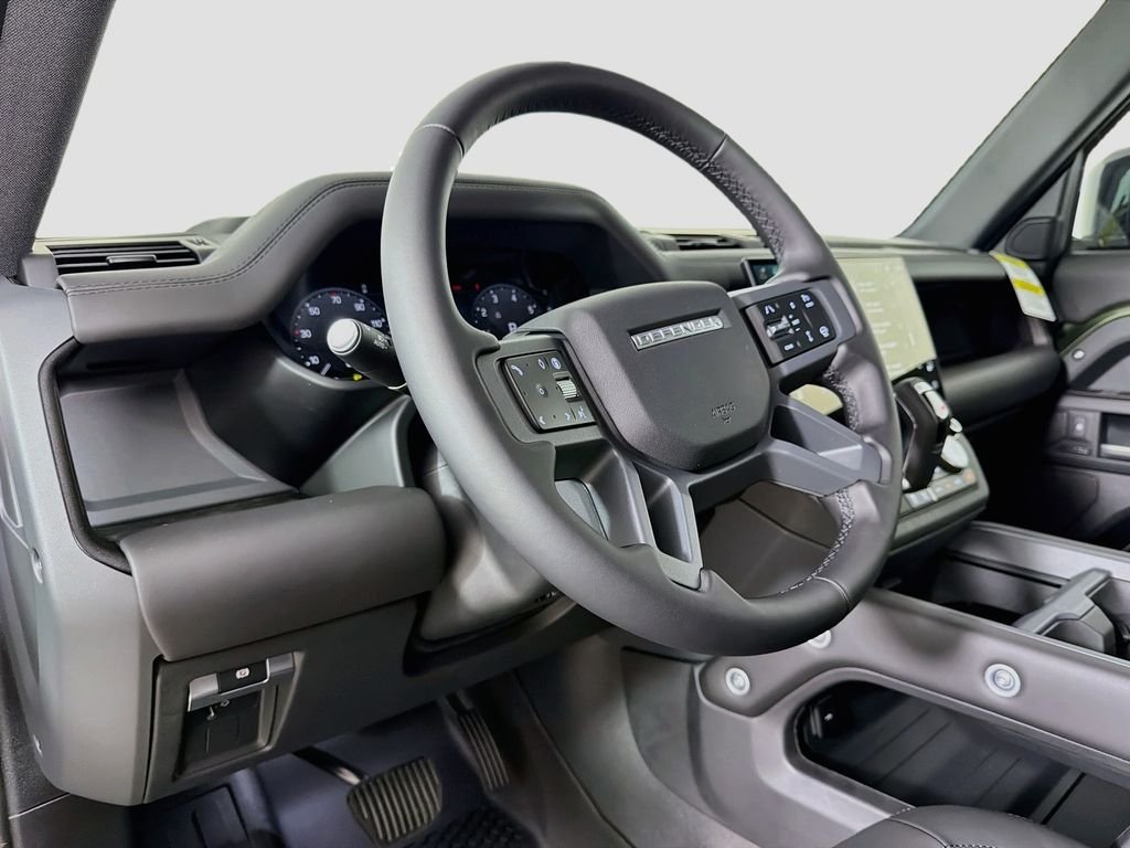 New 2026 Woolstone Green Land Rover X-Dynamic SE image 9
