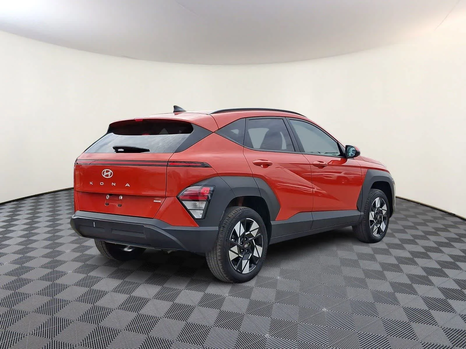 Used 2025 Soultronic Orange Pearl Hyundai SEL image 5