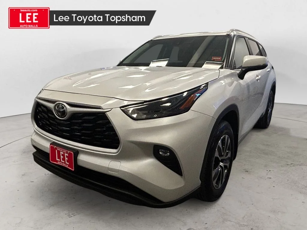 Used 2026 Pearl Toyota XLE image 1