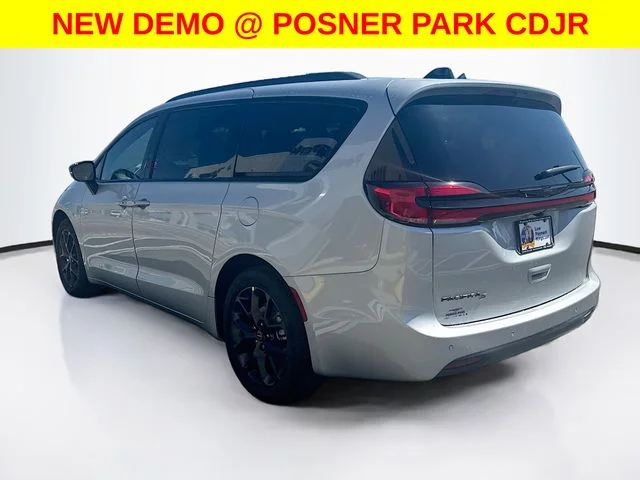 New 2026 Silver Mist Clear-Coat Exterior Paint Chrysler  image 7