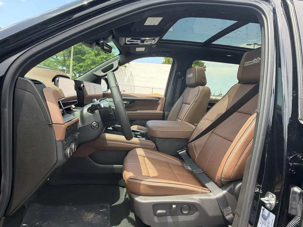 2026 Chevrolet Suburban High Country - Photo 9
