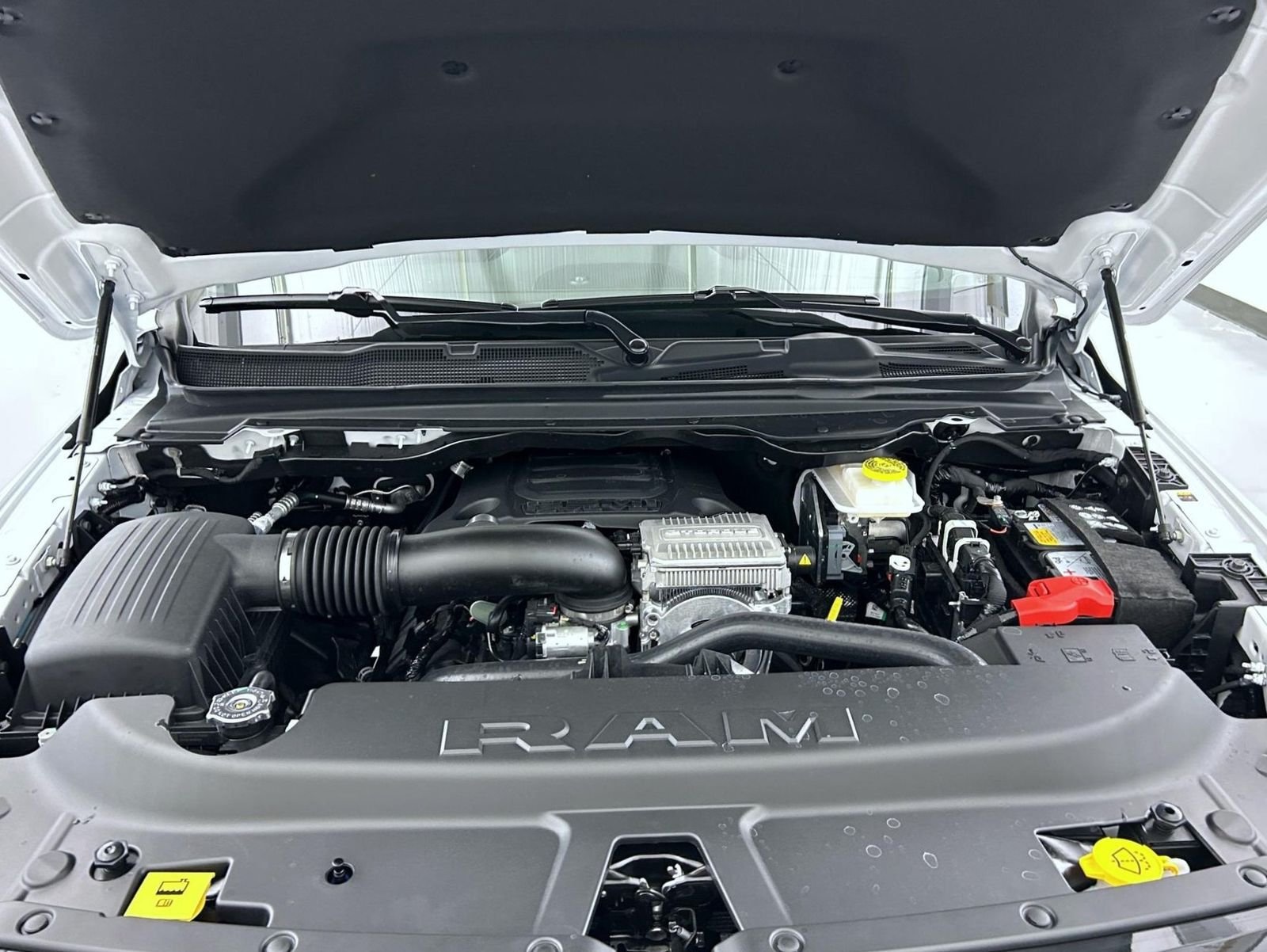 New 2027 Bright White Clear-Coat Exterior Paint RAM Laramie image 25