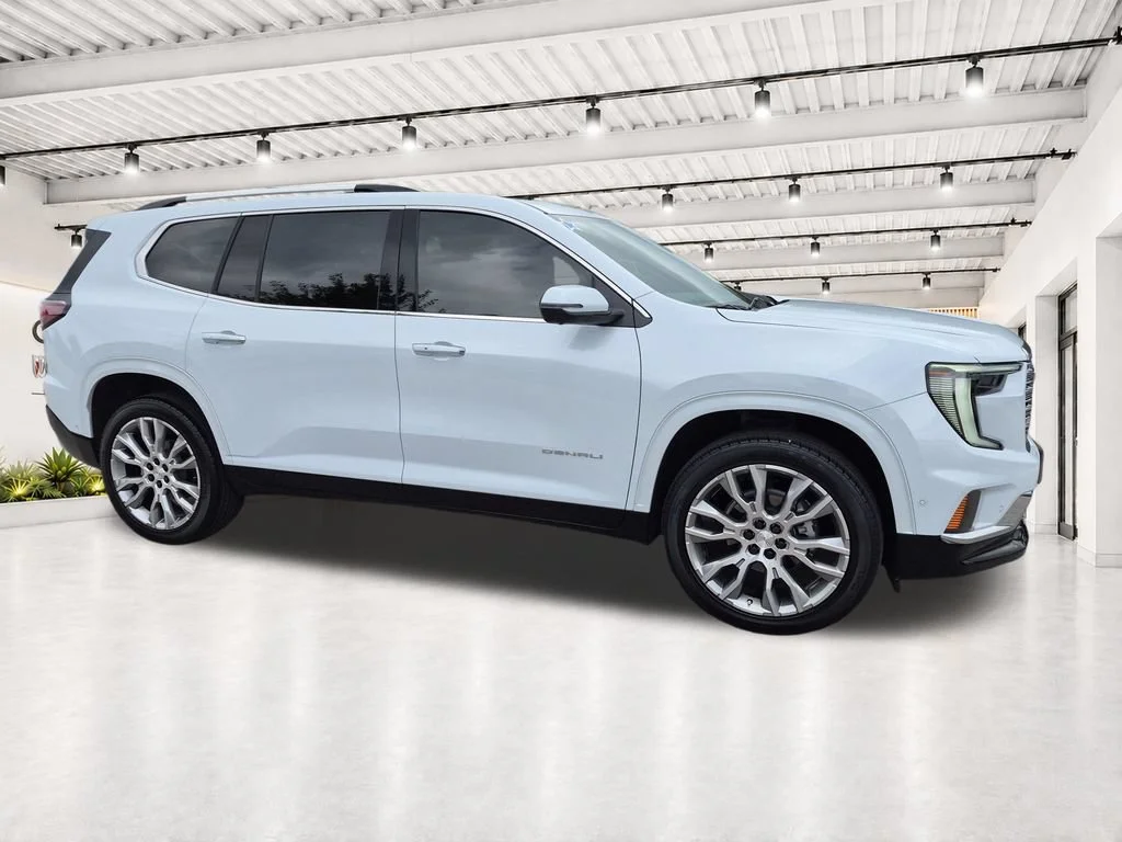 2026 GMC Acadia Denali - Photo 13