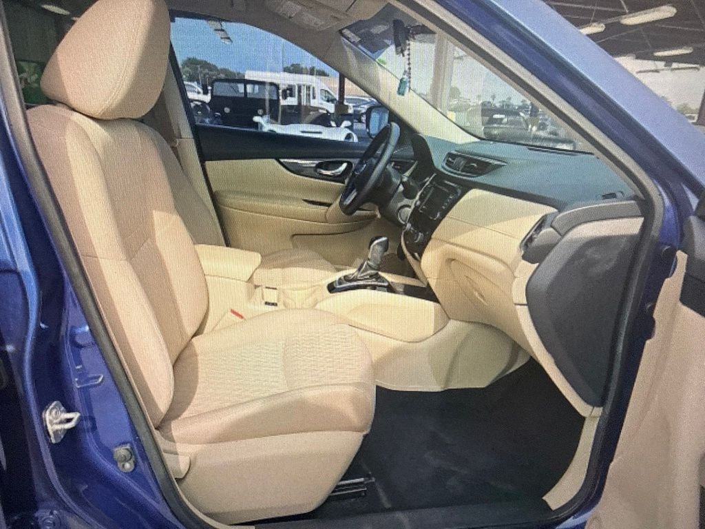 Used 2018 Blue Nissan SV image 7