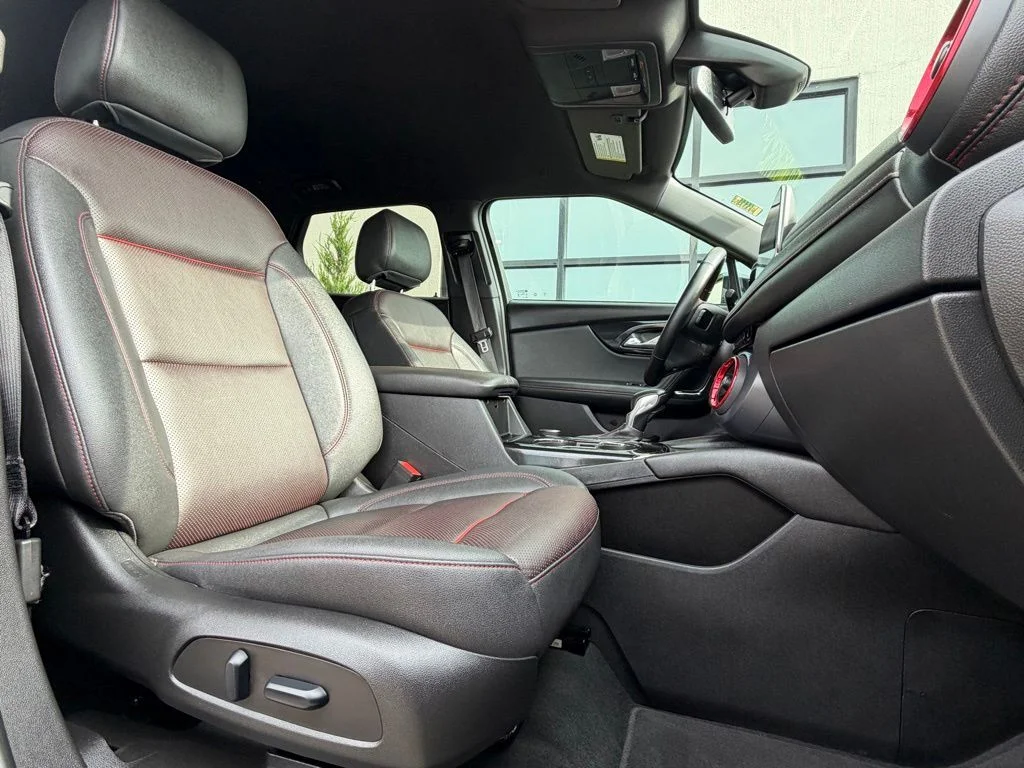Used 2025 Black Chevrolet RS image 21