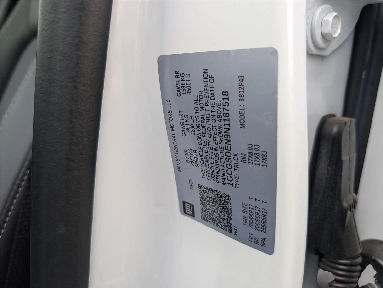 Used 2022 Summit White Chevrolet Z71 image 36