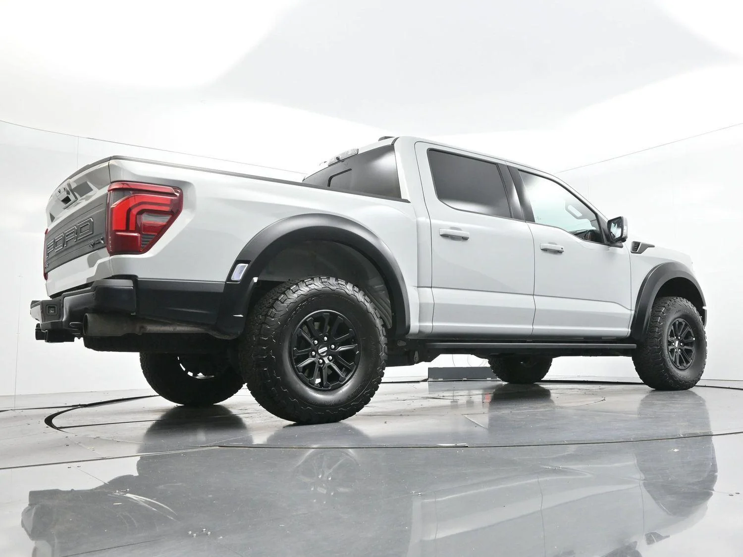 Used 2024 Avalanche Gray Ford Raptor image 56