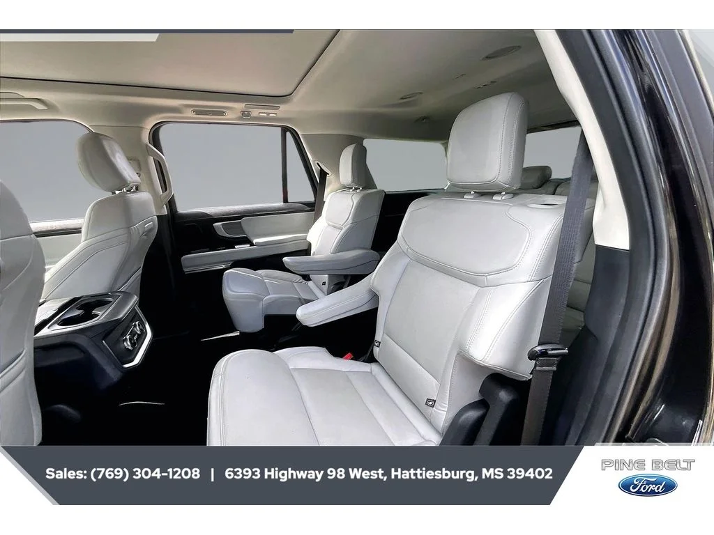 Used 2025 Agate Black Metallic Ford Platinum image 19