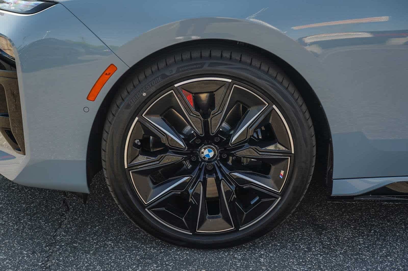 New 2026 Brooklyn Grey Metallic BMW xDrive60 image 10