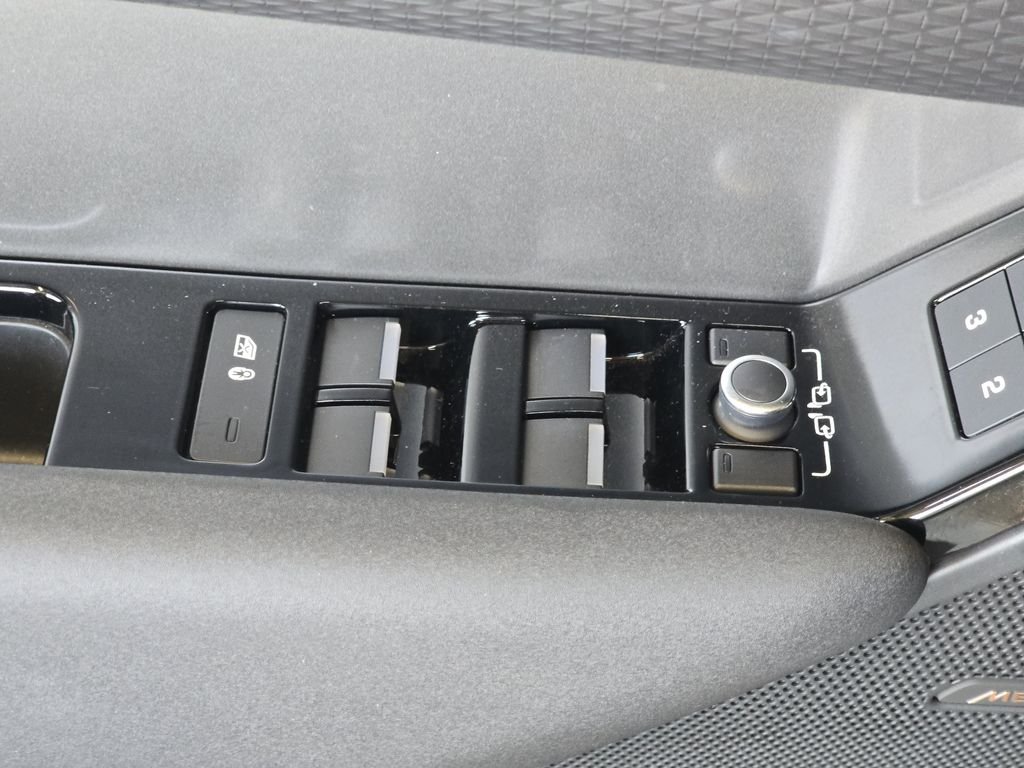 Certified Used 2023 White Land Rover S image 30