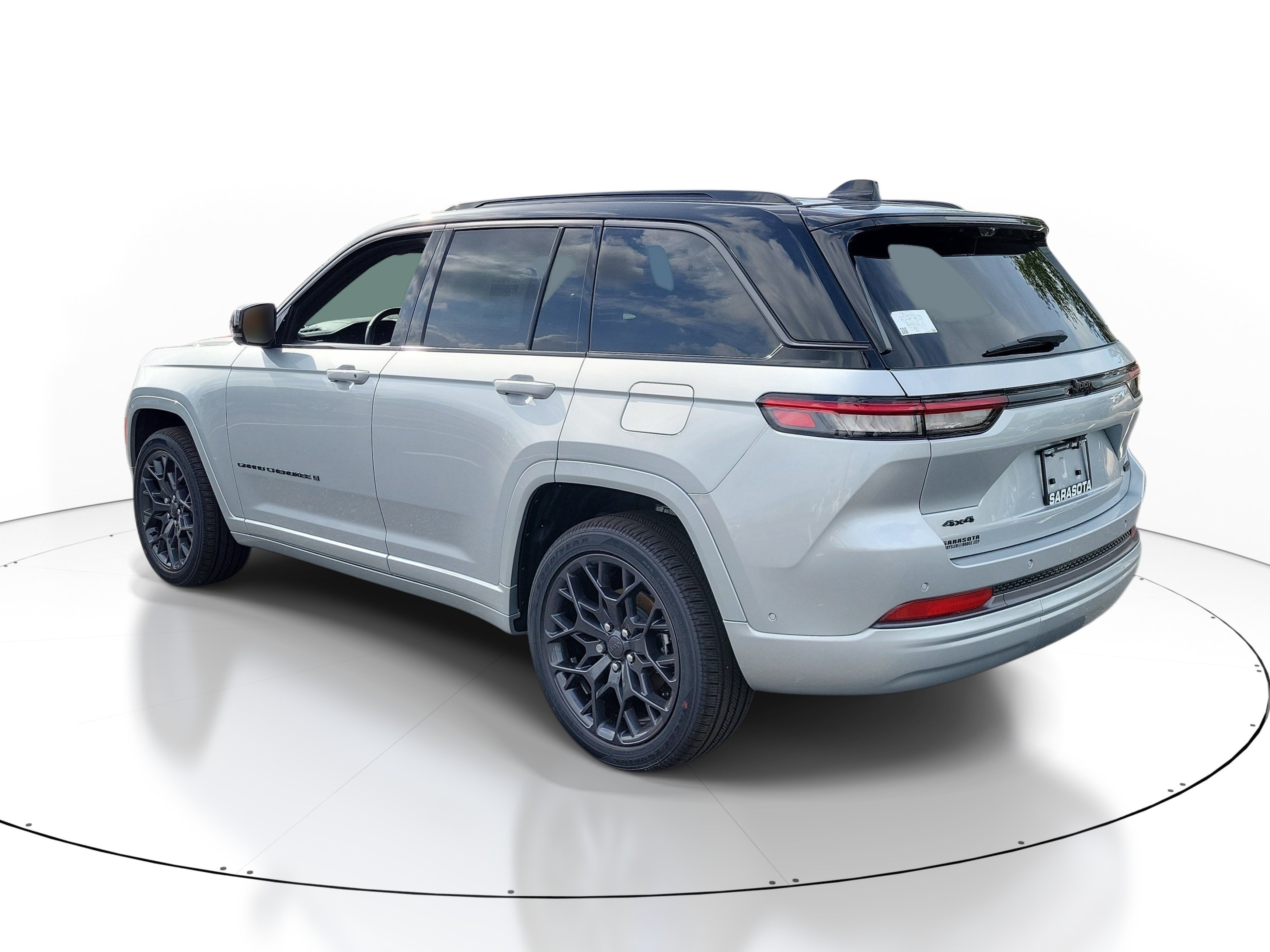 New 2026 Silver Zynith Exterior Paint Jeep Summit image 4