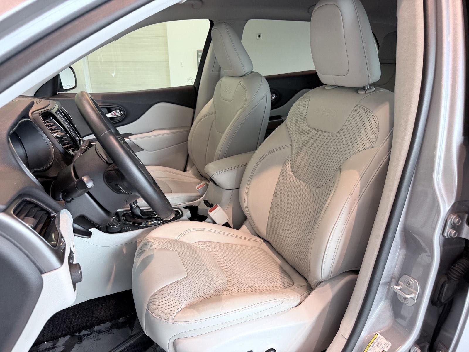 Used 2019 Billet Silver Metallic Clearcoat Jeep Limited image 35