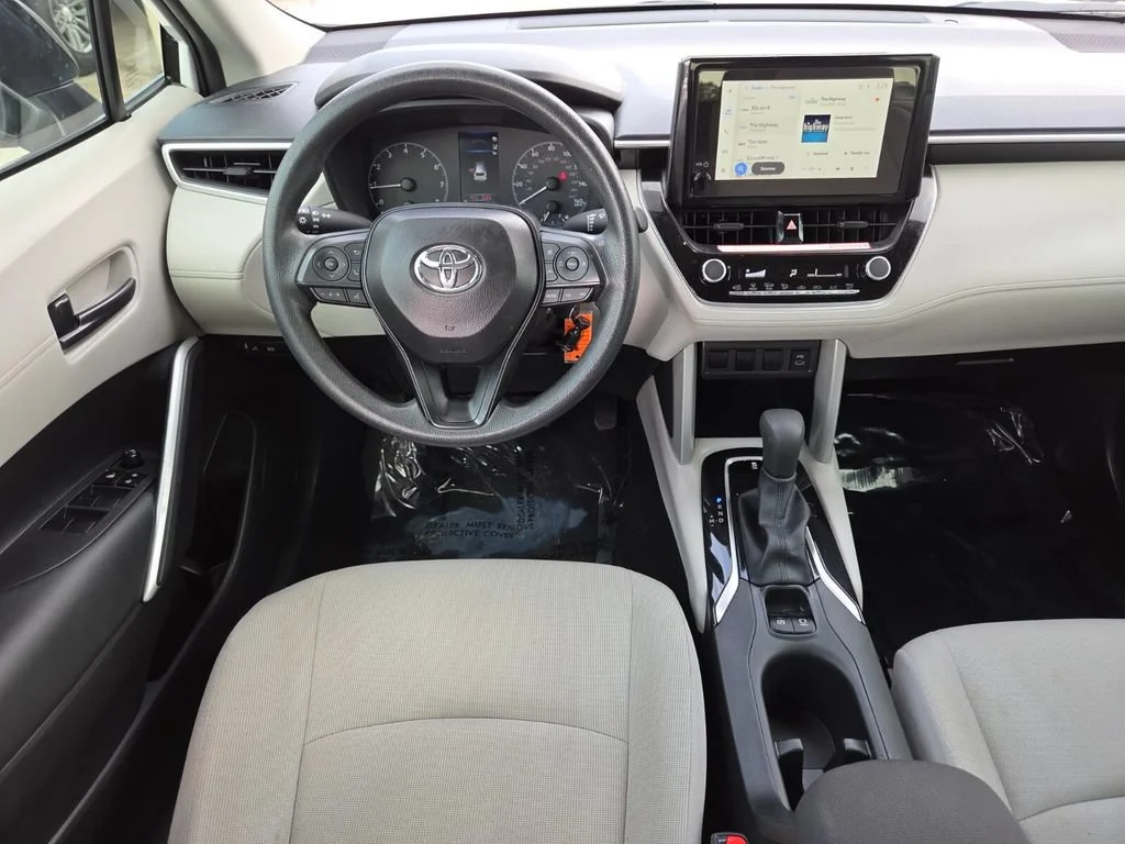 Used 2025 Pearl Toyota L image 26