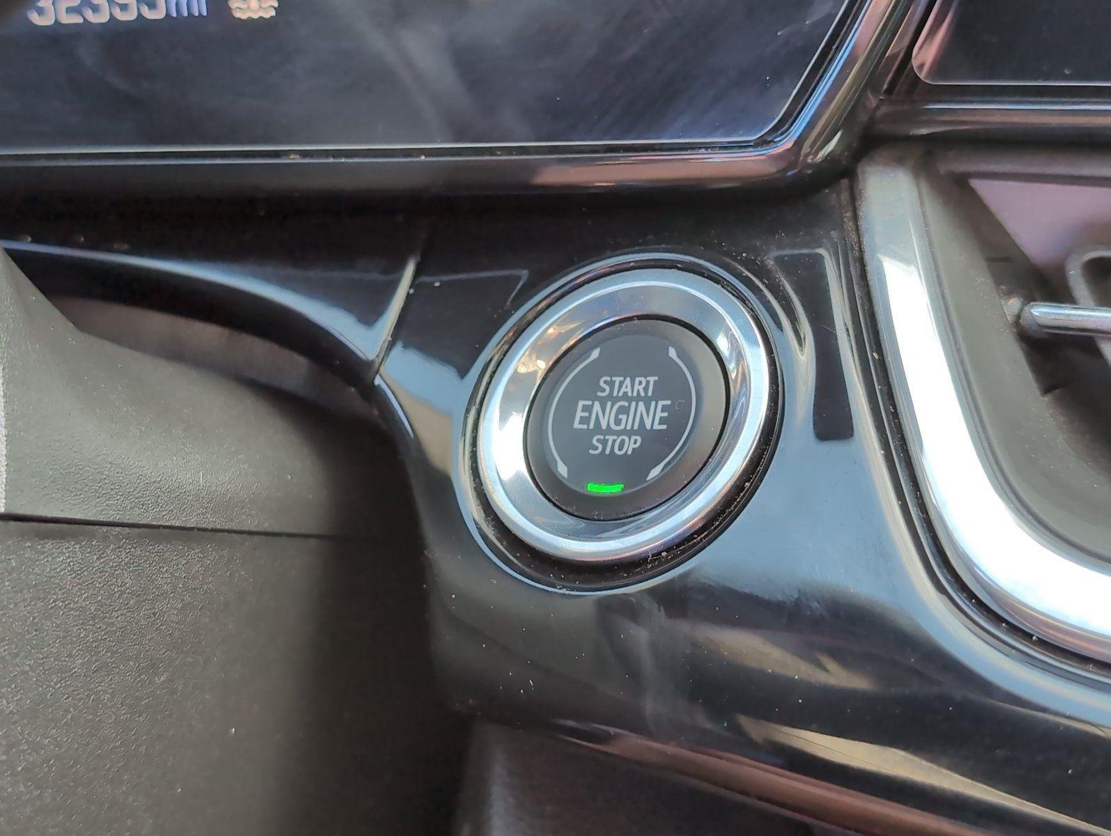 Used 2025 Summit White Chevrolet 2RS image 25