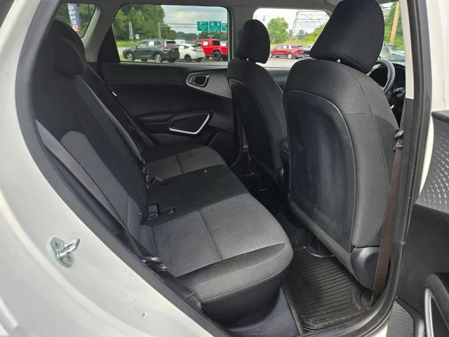 Used 2022 White Kia LX image 20