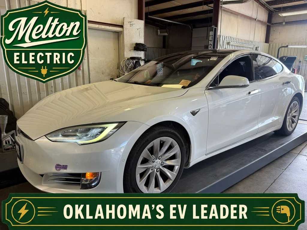 Used 2018 White Tesla 75D image 1