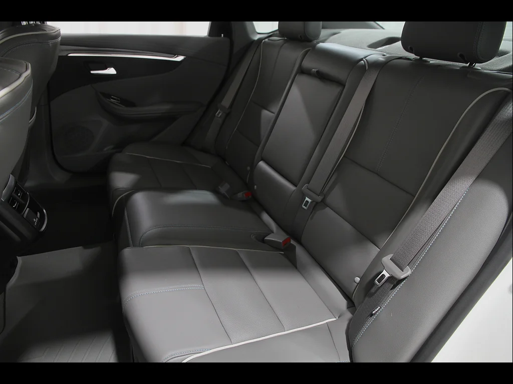 Used 2014 White Diamond Tricoat Chevrolet LTZ image 19