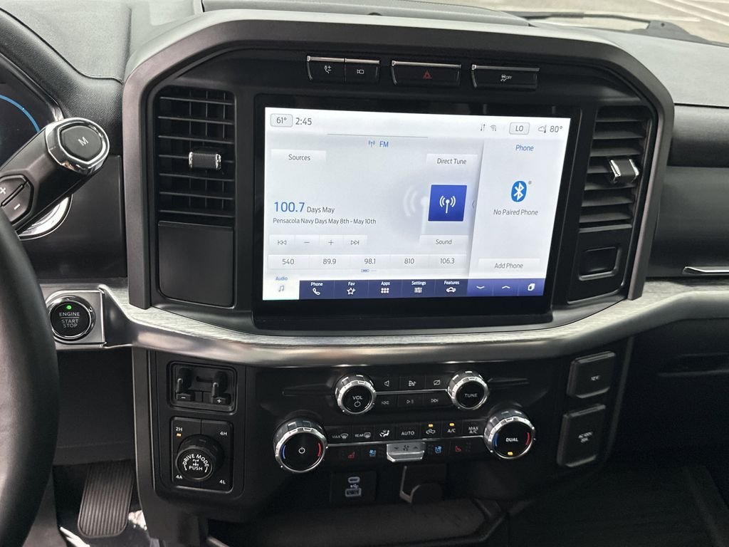 Used 2022 White Ford Lariat image 24