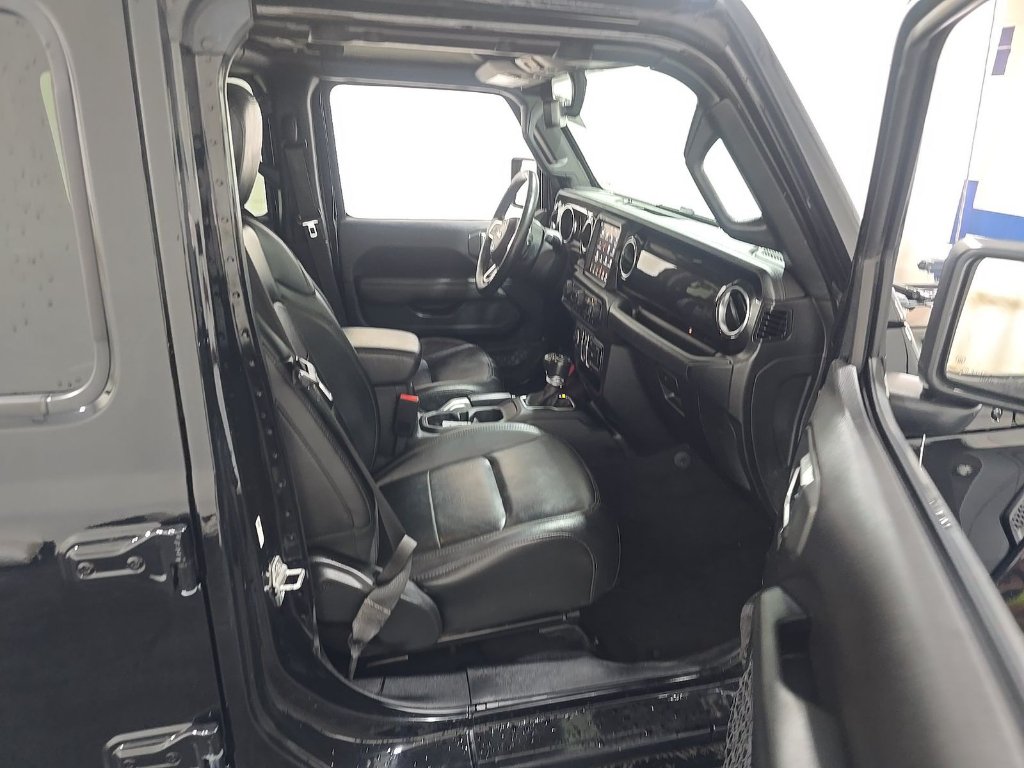 Used 2020 Black Jeep Unlimited Sahara image 11