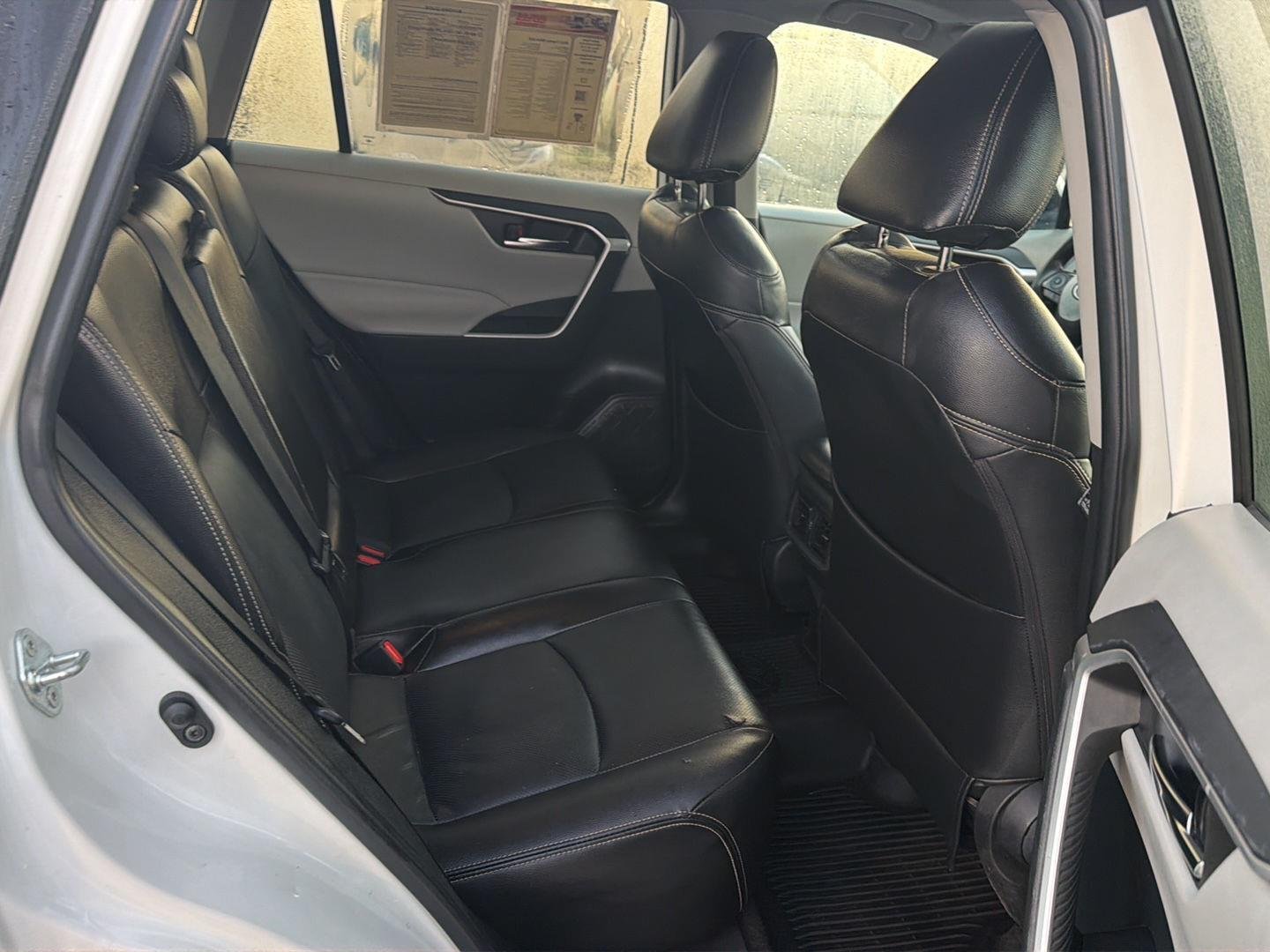 Used 2022 White Toyota XLE image 12