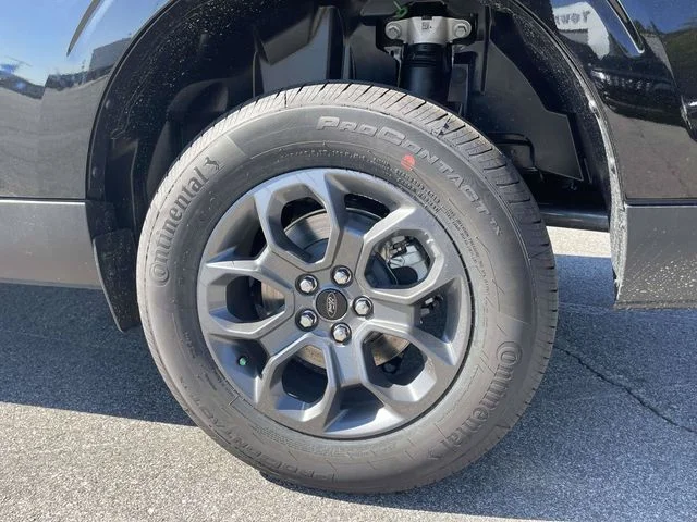 New 2026 Shadow Black Ford XLT image 4