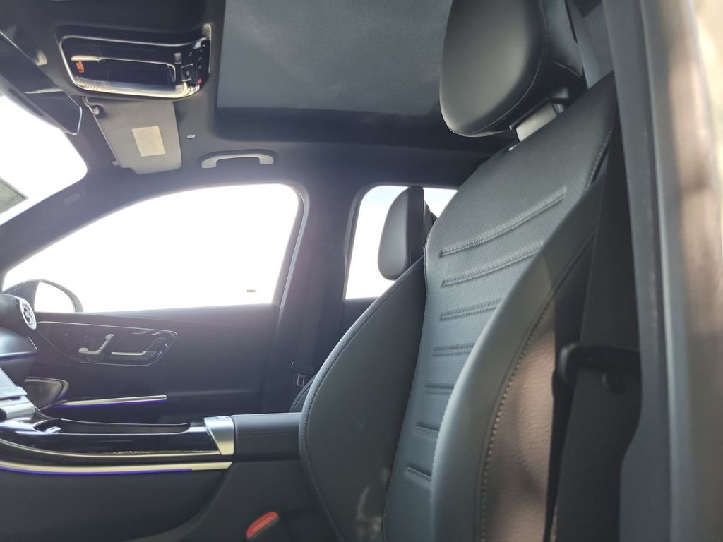 New 2027 MANUFAKTUR Moonlight White Metallic Mercedes-Benz GLC 300 image 20