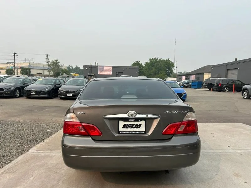 Used 2004 Gray Toyota XLS Sedan 4D image 10