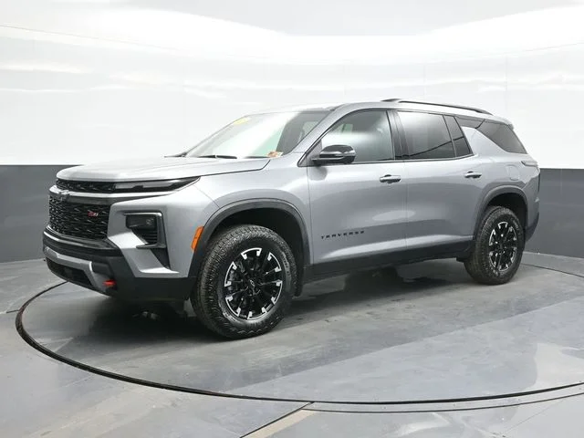 Used 2025 Gray Chevrolet Z71 image 5