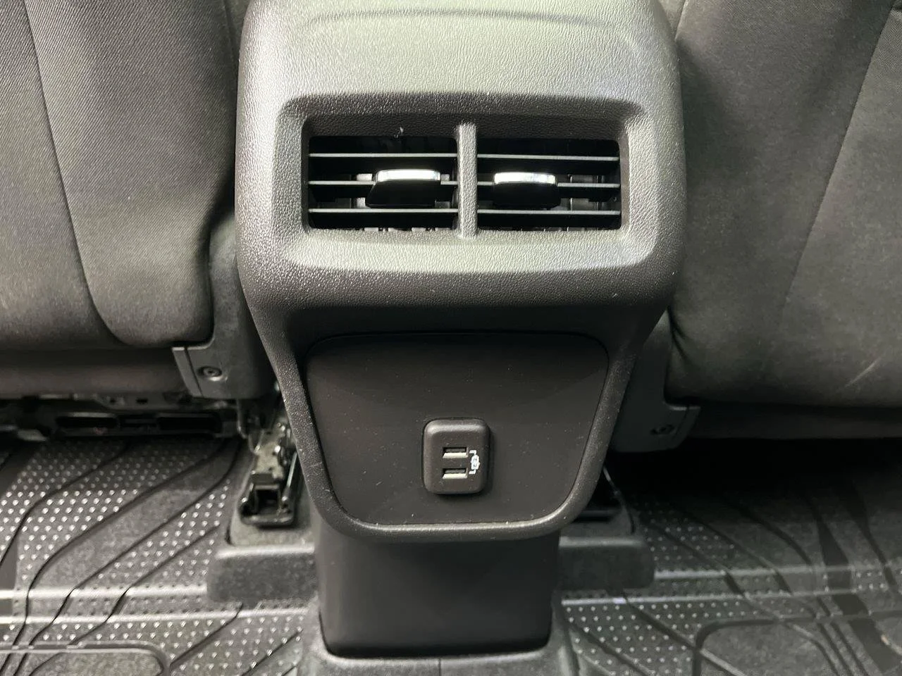 2024 Chevrolet Equinox LT - Photo 13