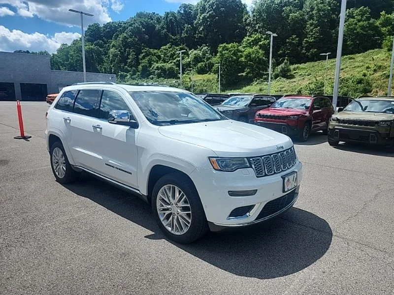 Used 2018 White Jeep Summit image 5