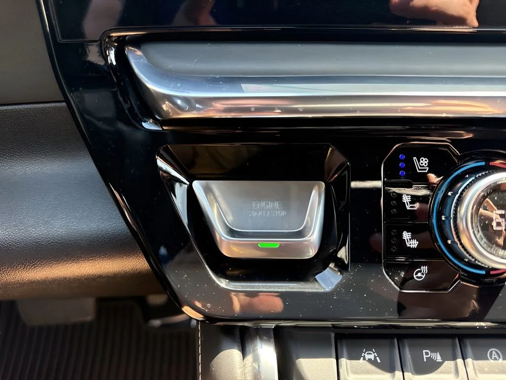 Used 2025 Sterling Metallic GMC Denali Ultimate image 19
