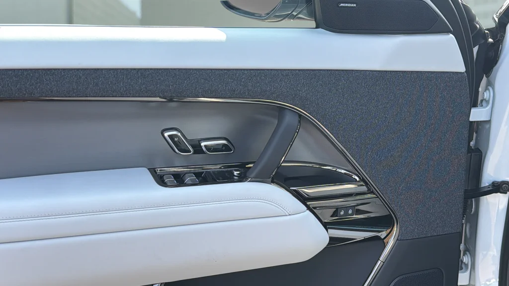 New 2026 White Land Rover SE image 20