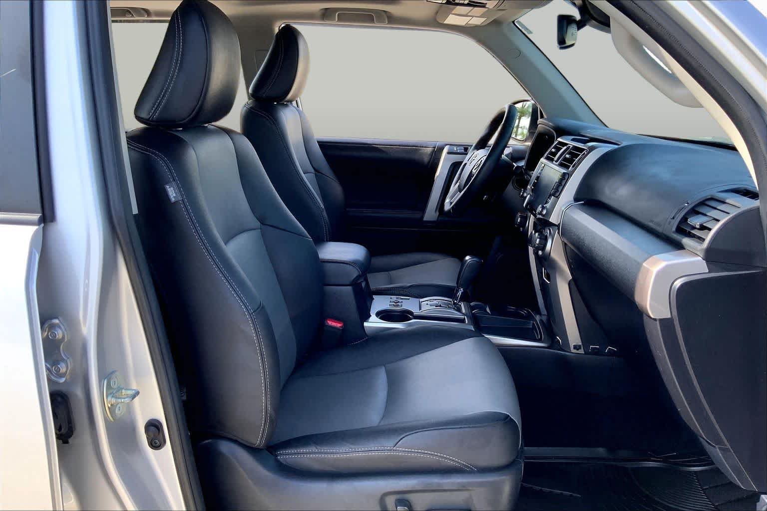 Used 2022 Classic Silver Metallic Toyota SR5 Premium image 9