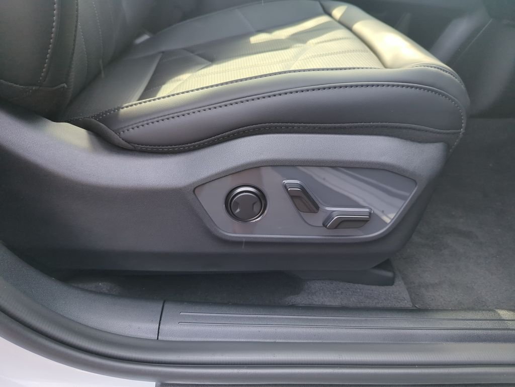 New 2027 Glacial White Pearl Kia X-LINE SX PRESTIGE image 39