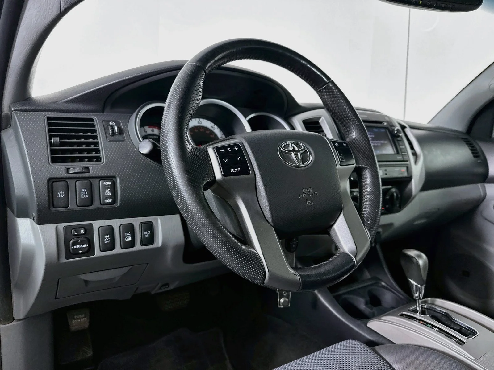 Used 2012 Super White Toyota Base image 9