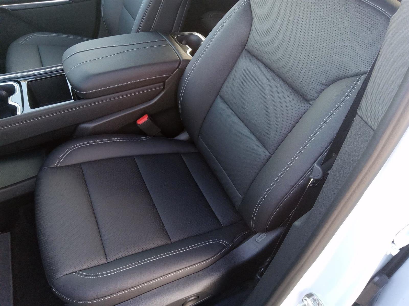 2026 Chevrolet Traverse LT - Photo 10