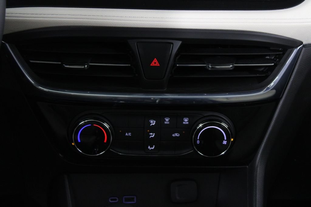 2025 Buick Encore GX Sport Touring - Photo 19
