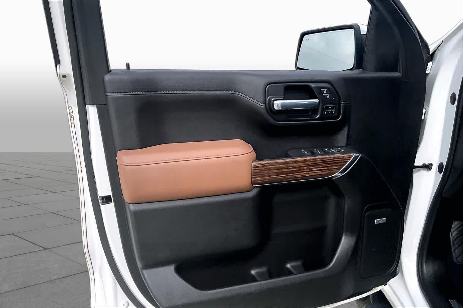 Used 2020 Iridescent Pearl Tricoat Chevrolet High Country image 24