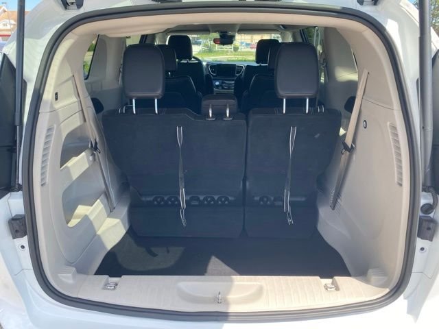 Used 2023 Bright White Clearcoat Chrysler Touring L image 31