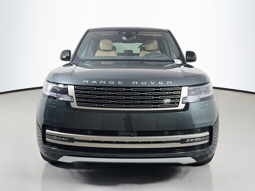 New 2027 Belgravia Green Land Rover SE image 2