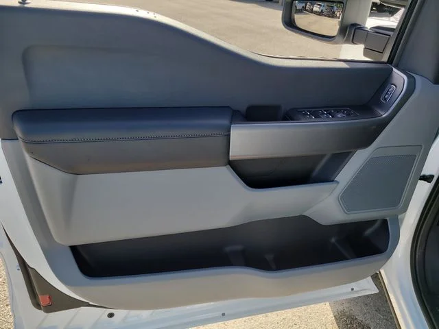 New 2026 Oxford White Ford XLT image 18