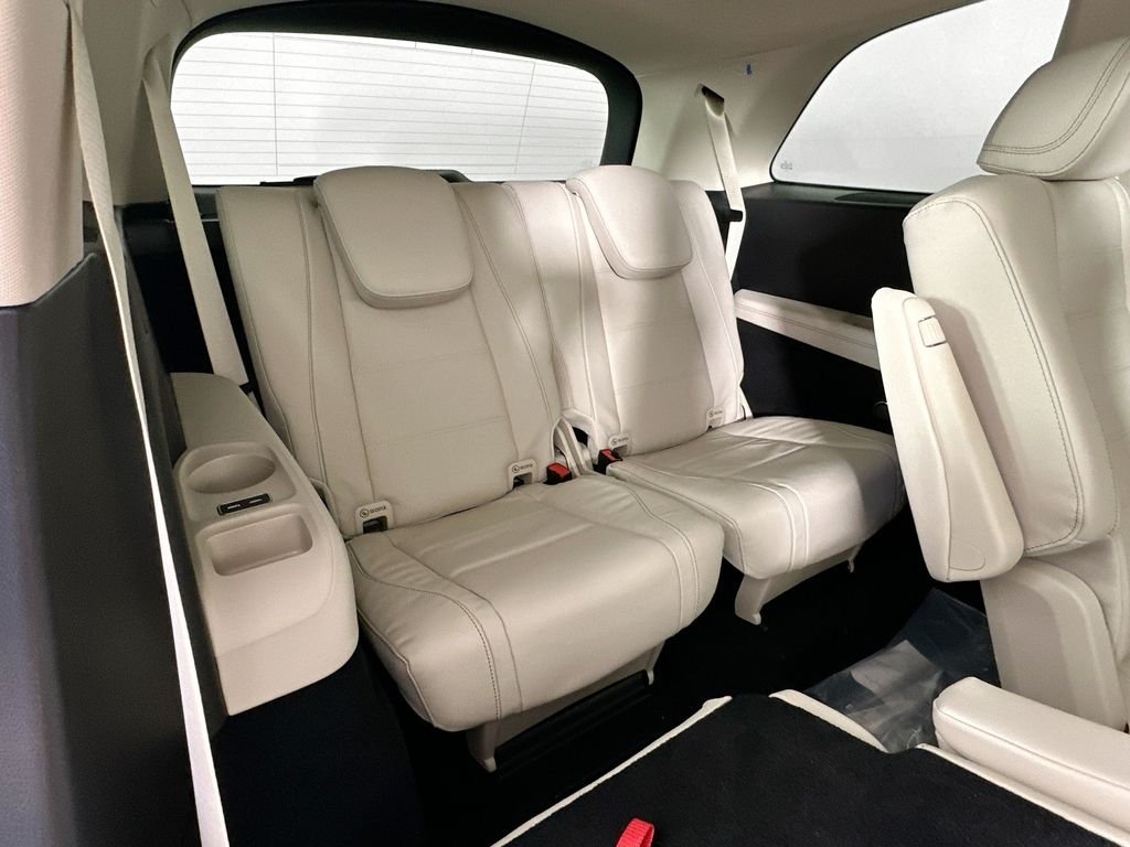 New 2026 Selenite Grey Metallic Mercedes-Benz GLS 450 image 29