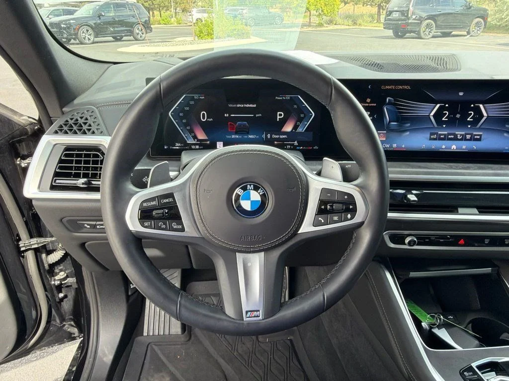 Used 2025 Black BMW xDrive40i image 13