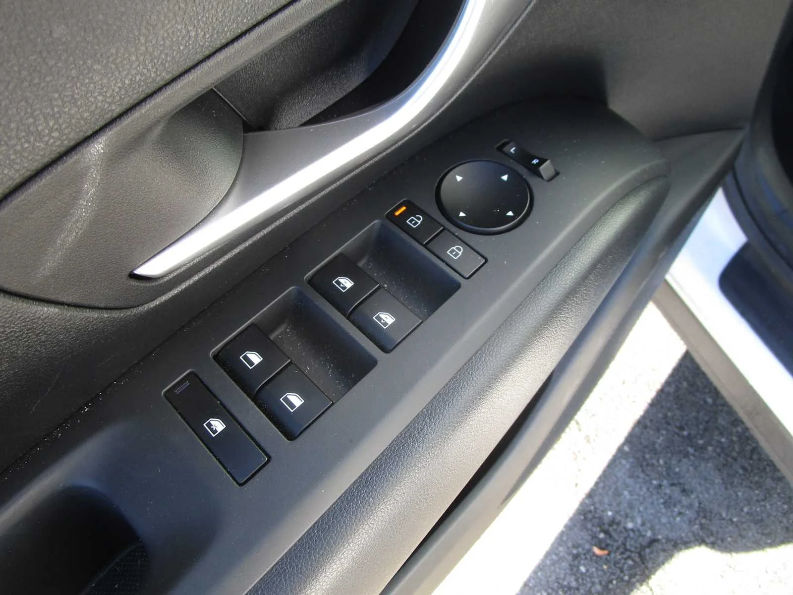 Used 2025 Serenity White Pearl Hyundai SEL Convenience image 13