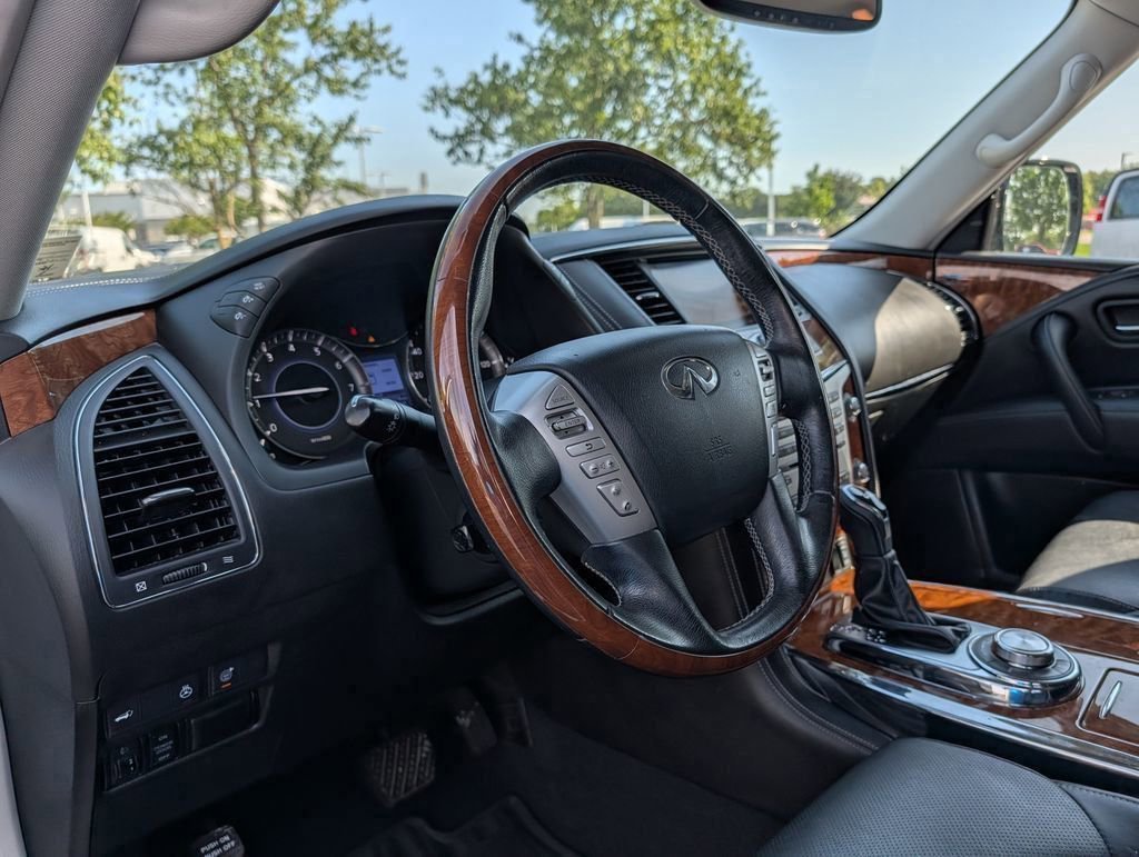 Used 2019 Moonstone White INFINITI LUXE image 12