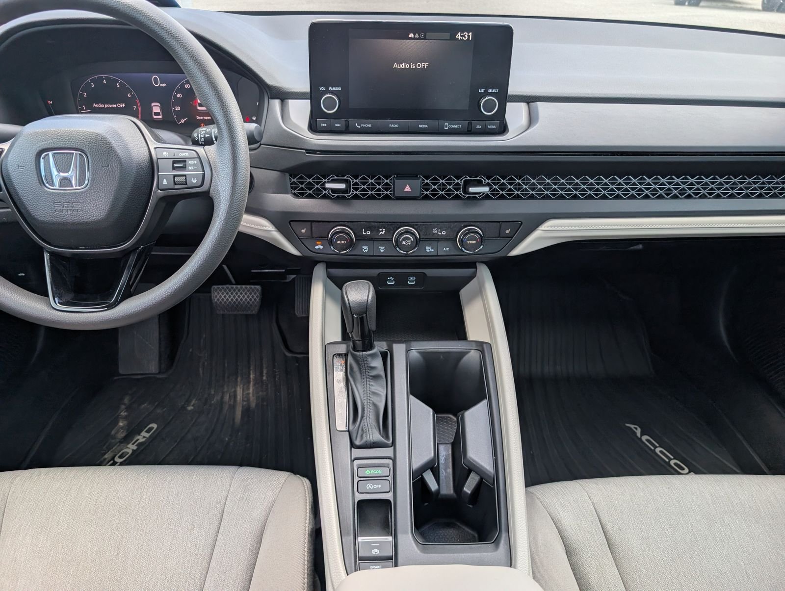 Used 2025 White Honda SE image 7