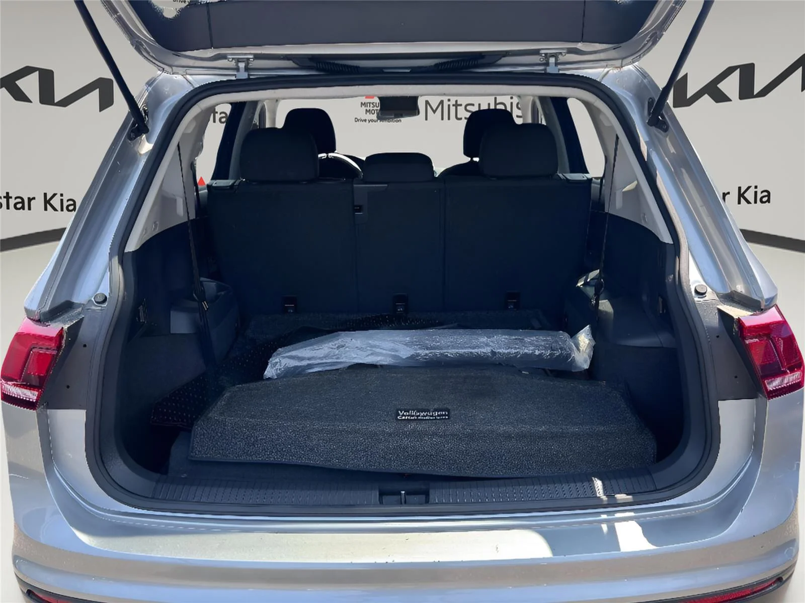 Used 2020 Pyrite Silver Metallic Volkswagen S image 7