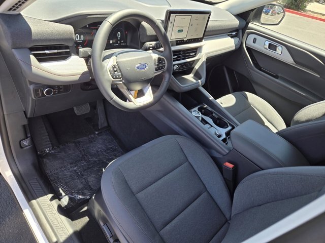 New 2026 Star White Metallic Tri-Coat Ford Active image 10