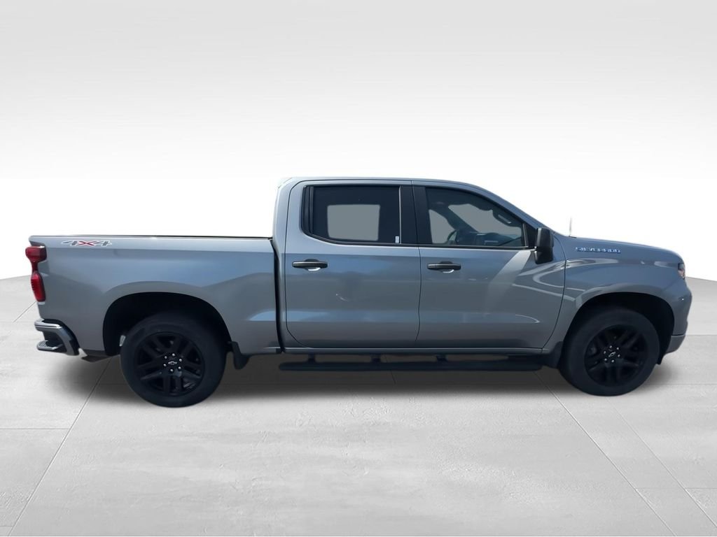 Used 2024 Gray Chevrolet Custom image 9