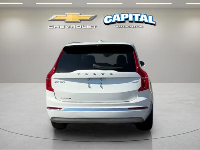 Used 2022 White Volvo T8 Inscription 7 Passenger image 4